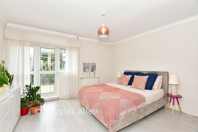 Pine View Manor, Hartland Road, Epping photo 4
