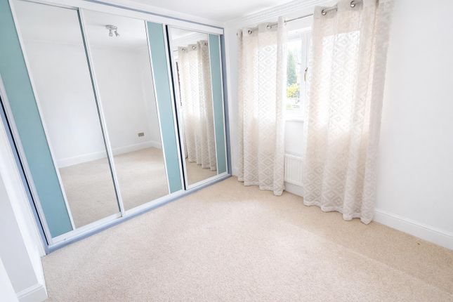 37, The Pastures, Hemel Hempstead photo 3