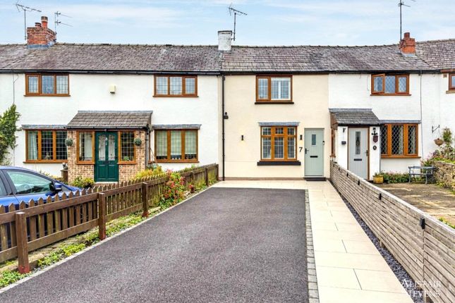 2-bed house on 7, Healds Green, Oldham, £290,000