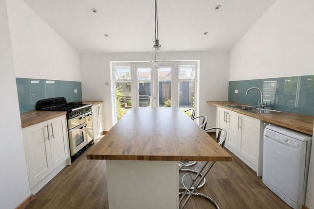 76, Melville Road, Gosport photo 4