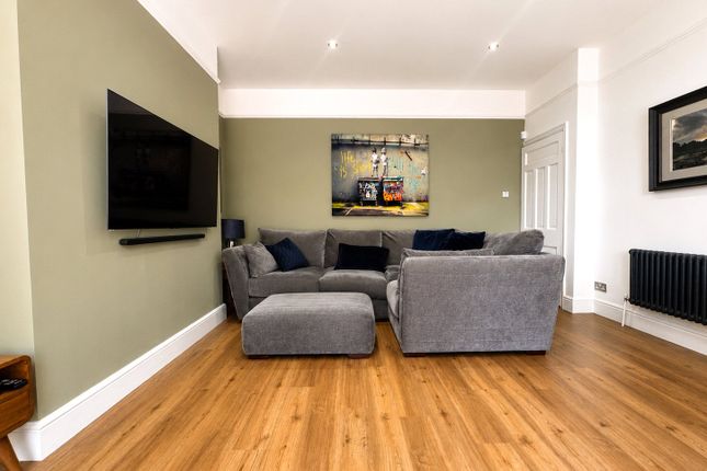 104, Cherry Tree Lane, Greater Manchester photo 4
