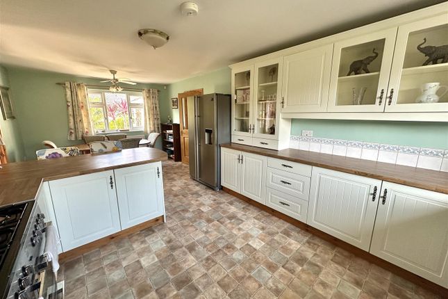 Twin Oaks, Tye Hill Close, St. Austell photo 4