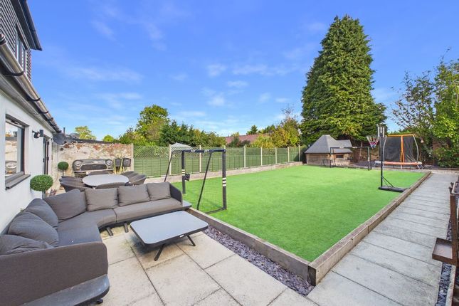 Mount Avenue, Caterham photo 2