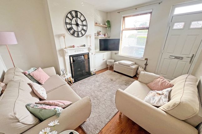 14, Strutt Road, Hinckley photo 2