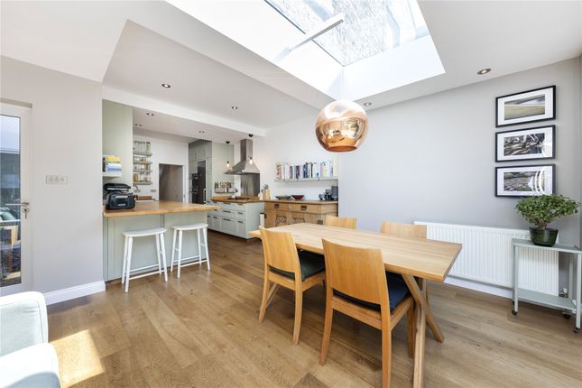 128, Clonmore Street, London photo 3