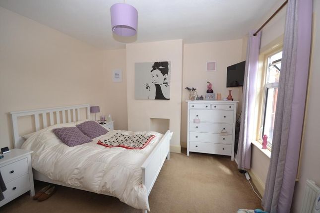 Terraced house to rent in Oxford Street, Wolverton, Milton Keynes, Buckinghamshire