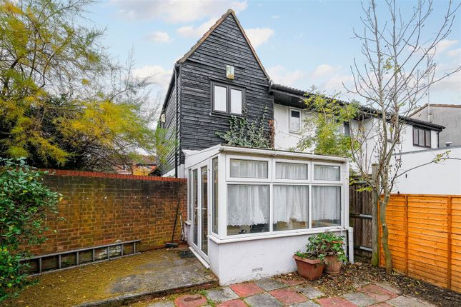 Property for sale in Mapleton Road, London