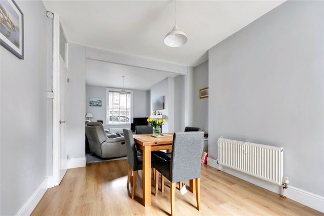 28, Vicarage Lawn, Devon photo 4