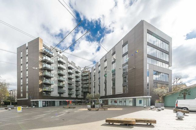 Thumbnail Flat for sale in Bermondsey Square, London