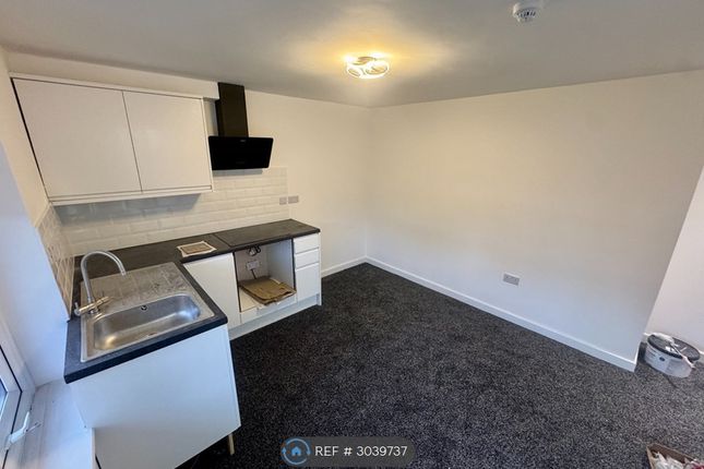 Studio flat on Crossways Road, London, £1,350/mo