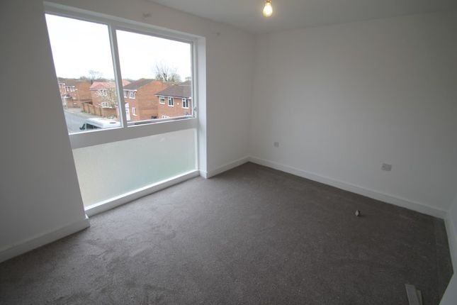 91, Trotwood, Chigwell photo 4