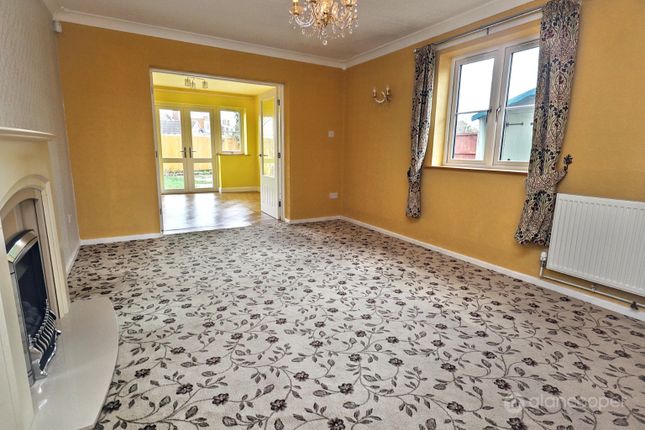 26, Windermere Avenue, Nuneaton photo 3