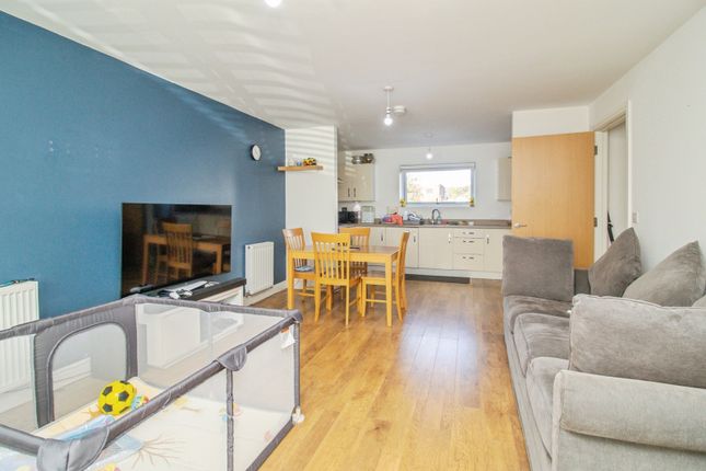 91, Harley Drive, Milton Keynes photo 4