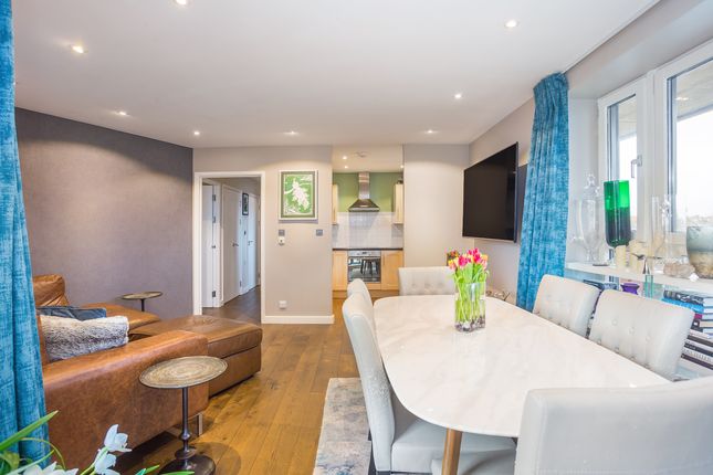 Flat for sale in Dairy Close, Parsons Green