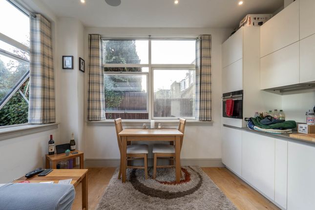 Flat 11, Burlington Road, New Malden photo 4