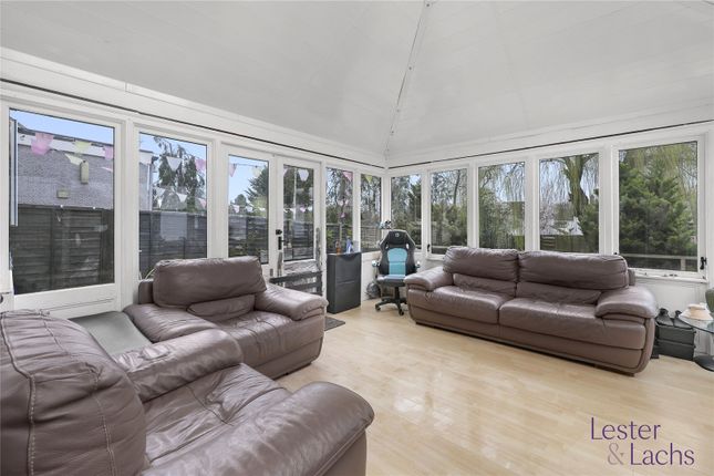 41, Lechmere Avenue, Chigwell photo 4