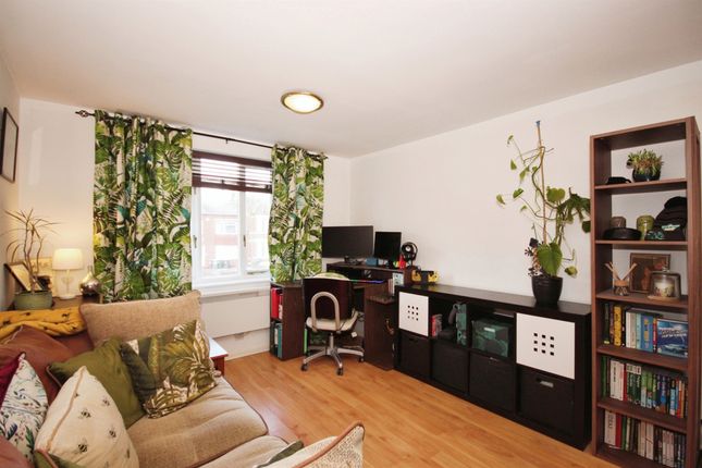 Flat for sale in Warneford Mews, Radford Road, Leamington Spa