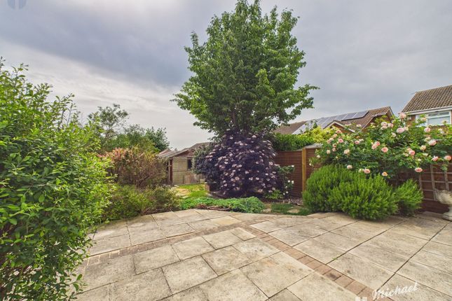 6 Waivers Way, Aylesbury photo 3