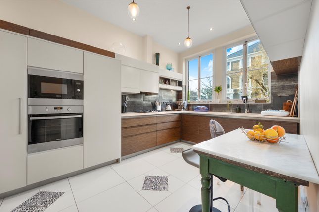 13, Willow Bridge Road, London photo 3
