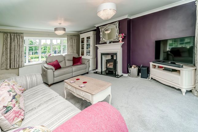 2 Vicarsfields Road, Leyland photo 4