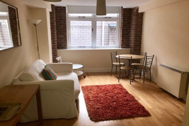 Flat to rent in The Gallery, Salford