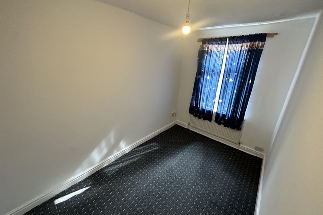 Terraced house to rent in Kirkmanshulme Lane, Manchester