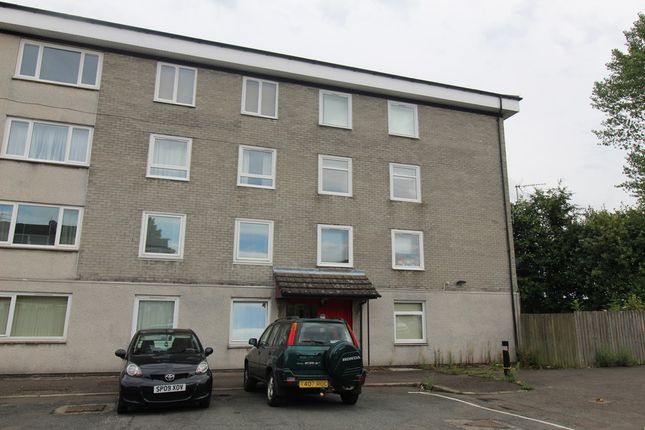 Flat to rent in Abbotsford Drive, Grangemouth FK3