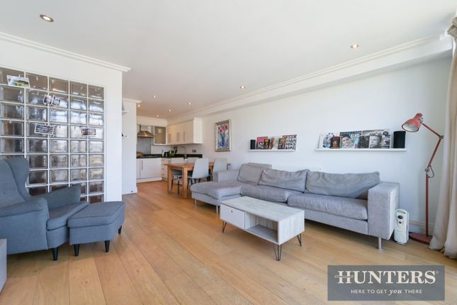 Flat 54, 1, Town Meadow, Brentford photo 3