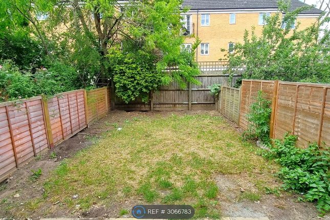 Edgar Wallace Close, London photo 5