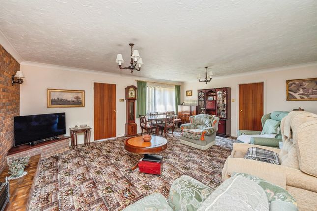 Petritoli, Main Road, Great Yarmouth photo 4