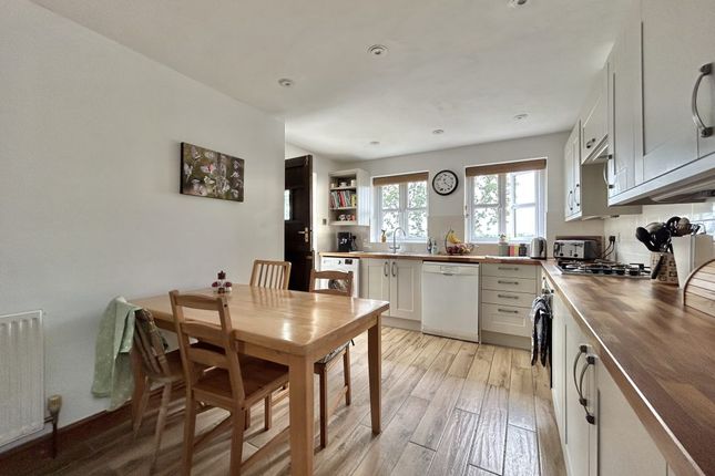 22, Forts Orchard, Yeovil photo 2
