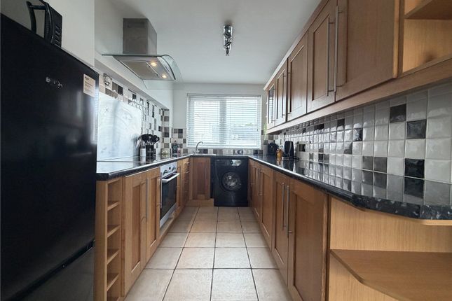 Flat 3, Beddoes Court,, Milford Street, Pembrokeshire photo 4