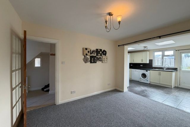 71a, Maytree Crescent, Watford photo 2