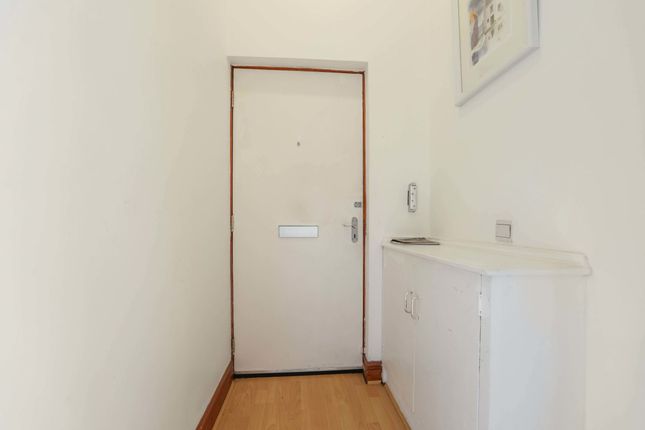 24 Kirkside Court, Leven, Leven photo 4
