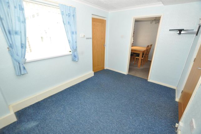 11, Parc Gwyn Estate, Carmarthen photo 4