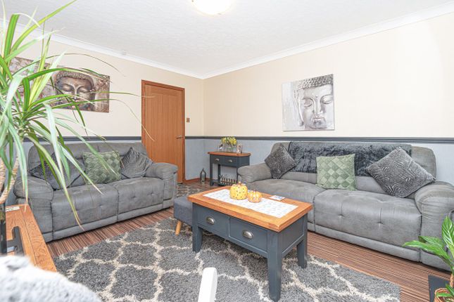 8, The Avenue, Lochgelly photo 4