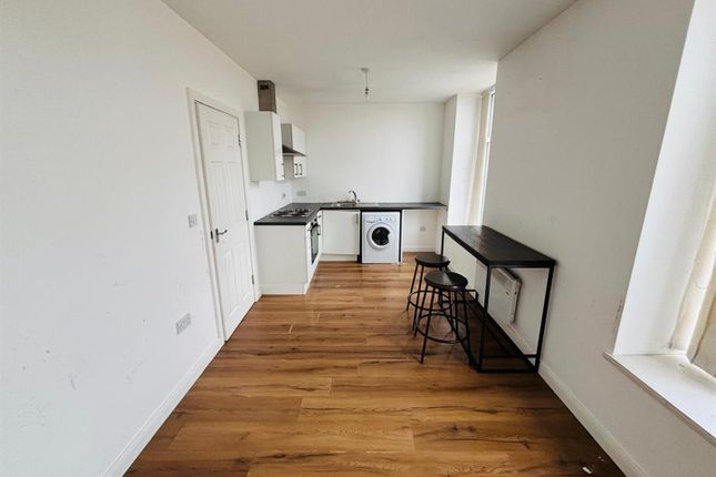 Flat 29, Whingate Mill, Leeds photo 4