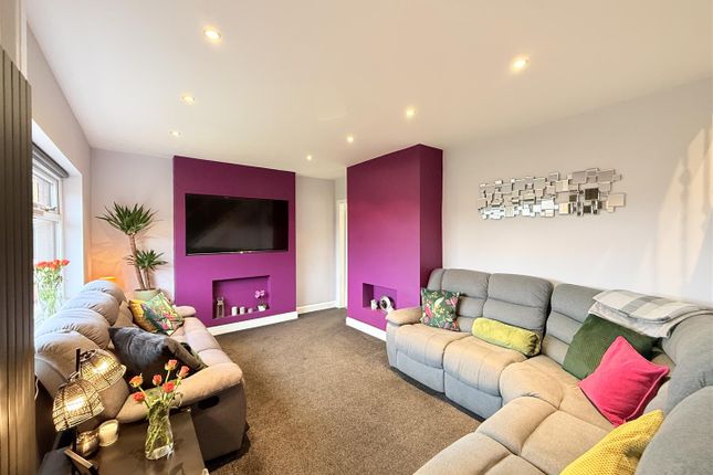 15, Borrowdale Crescent, Ashton-Under-Lyne photo 3
