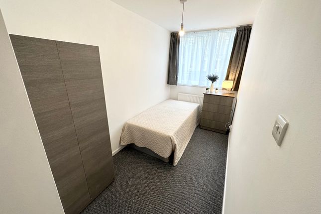 Thumbnail Room to rent in Shirland Road, London
