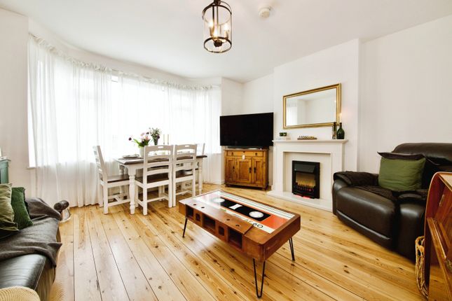 Flat for sale in Station Approach, Barnet