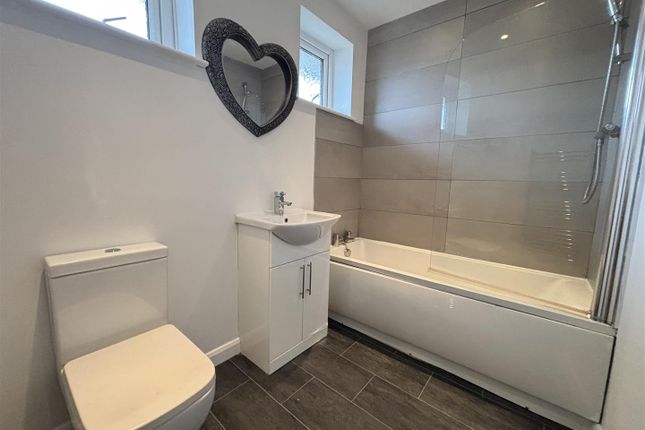 2, Marton Way, Handforth photo 4
