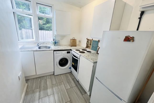18, Norbury Hill, London photo 3