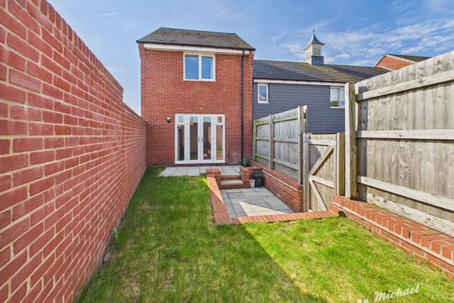 1 Martlet Way, Aylesbury photo 3