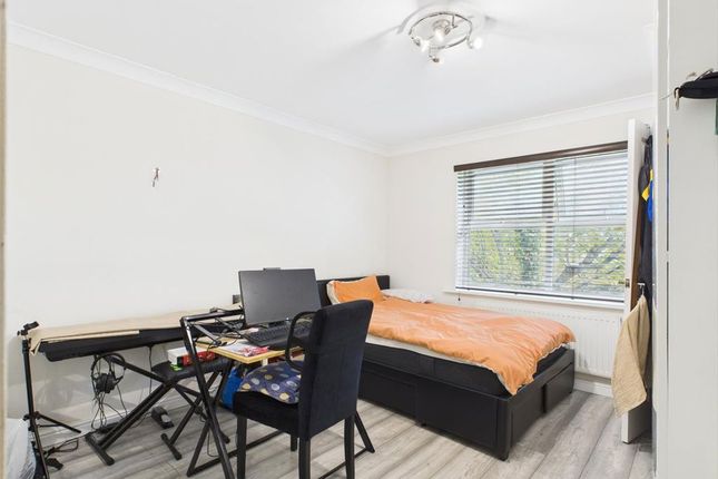 Flat 4, Louise Court, 121 Byron Road, Harrow photo 4