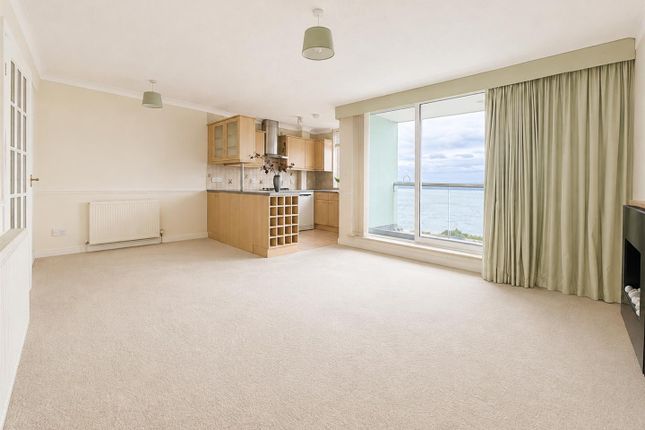 Flat 5, Promenade Court 17-19, Marine Parade West, Lee-On-The-Solent photo 4