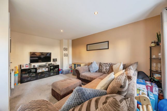 22, Brown Crescent, Bathgate photo 4