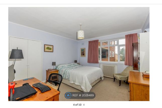 Flat to rent in Kingston Hill, Surrey