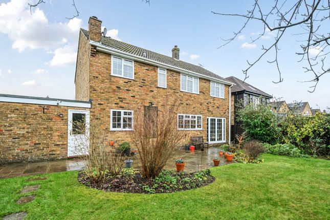 7, St. Peters Close, Speen photo 2