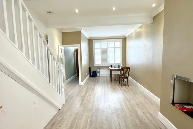 149, Gordon Road, Dartford photo 2