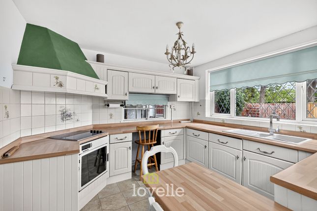 6 Weelsby View, Grimsby photo 2